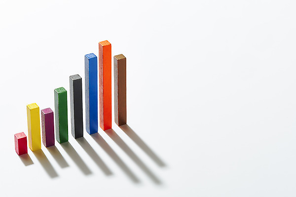 포토 JPG 스튜디오촬영 비즈니스 수치 실내 그림자 사람없음 막대기 막대그래프 오브젝트 흰배경 창의력 국내포토 백그라운드 그래프 내부 흰색 파일형식