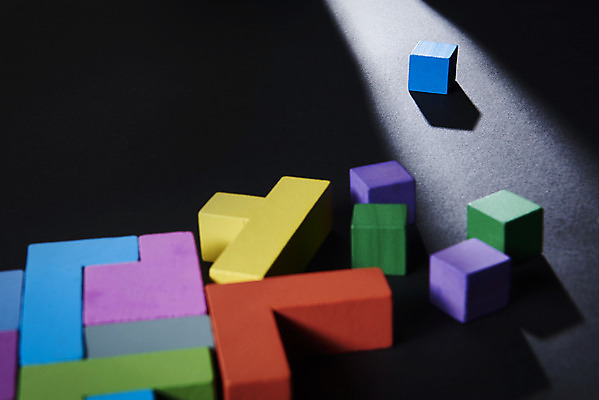 포토 JPG 스튜디오촬영 비즈니스 검은배경 아이디어 실내 그림자 사람없음 빛 어둠 블록 오브젝트 창의력 국내포토 백그라운드 컨셉 내부 검은색 파일형식