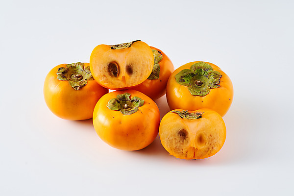 포토 JPG 스튜디오촬영 음식 과일 식재료 단면 실내 사람없음 흰배경 슬라이스 단감 국내포토 백그라운드 감 내부 흰색 파일형식