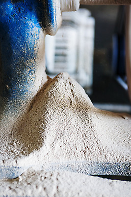 포토 JPG 곡류 실내 사람없음 아웃포커스 밀 경상남도 특산물 밀가루 방앗간 진주시 국내포토 촬영기법 내부 가루 경상도 파일형식