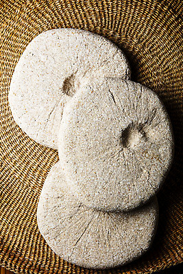 포토 JPG 한국전통 실내 사람없음 하이앵글 소쿠리 발효 경기도 전통주 양조장 파주 누룩 국내포토 전통 뷰포인트 주류 한국 내부 바구니 파일형식