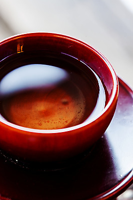 포토 JPG 한국전통 술잔 실내 근접촬영 사람없음 투명 충청남도 제기_제사 전통주 제사용품 국내포토 전통 뷰포인트 잔 주류 한국 내부 오브젝트 제사 충청도 파일형식