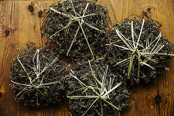 포토 JPG 식재료 실내 사람없음 하이앵글 경상남도 묶기 특산물 고사리 남해군 나무배경 산나물 국내포토 뷰포인트 백그라운드 채소 모션 내부 경상도 나물 파일형식