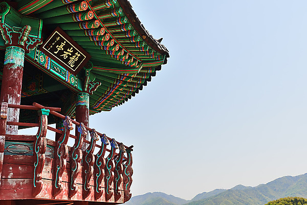 포토 JPG 주간 하늘 풍경 사람없음 야외 관광지 봄 정자 충청북도 국내여행 초평저수지 현판 국내포토 자연요소 건축물 계절 여행 저수지 충청도 파일형식