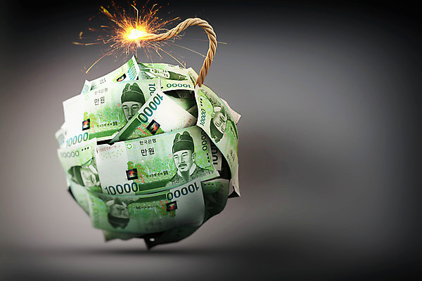 PSD 편집 편집이미지 지폐 불꽃 사람없음 금융 경제 3D 회색 만원 위험 폭발 폭탄 불안 디지털합성 경제불황 심지 위기 편집소스 편집3D 감정 컬러 컨셉 돈 불 폭발물 불황 파일형식