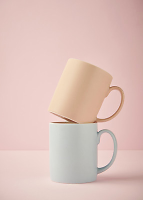 포토 JPG 스튜디오촬영 실내 따뜻함 사람없음 쌓기 봄 머그컵 두개 오브젝트 감성 분홍색배경 국내포토 계절 분홍색 백그라운드 컨셉 2 모션 내부 컵 파일형식