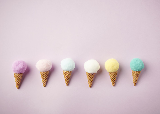 포토 JPG 스튜디오촬영 실내 따뜻함 사람없음 하이앵글 모형 봄 오브젝트 감성 콘아이스크림 보라색배경 국내포토 계절 뷰포인트 백그라운드 컨셉 아이스크림 내부 보라색 파일형식