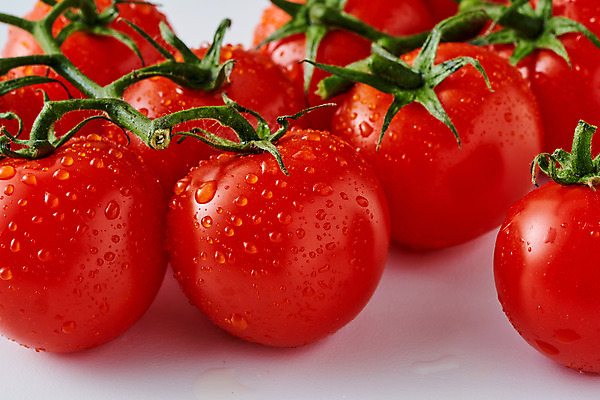 포토 JPG 스튜디오촬영 음식 토마토 채소 식재료 방울토마토 디저트 실내 근접촬영 사람없음 물방울 신선 흰배경 국내포토 뷰포인트 백그라운드 내부 흰색 파일형식