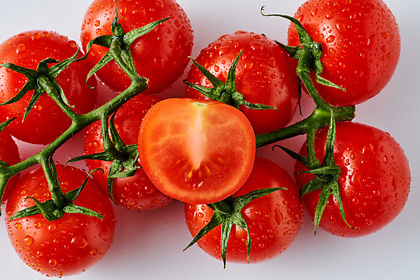 포토 JPG 스튜디오촬영 음식 토마토 채소 식재료 방울토마토 단면 디저트 실내 근접촬영 사람없음 물방울 신선 흰배경 슬라이스 국내포토 뷰포인트 백그라운드 내부 흰색 파일형식