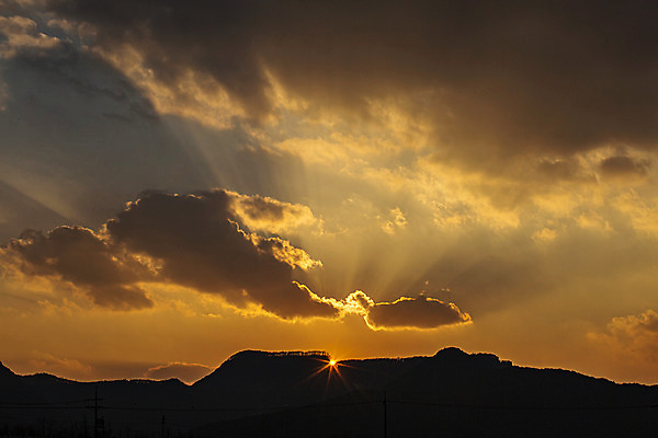 포토 JPG 주간 구름 하늘 사람없음 야외 노을 야간 산봉우리 국내여행 구미 국내포토 자연요소 여행 산 경상북도 봉우리 파일형식