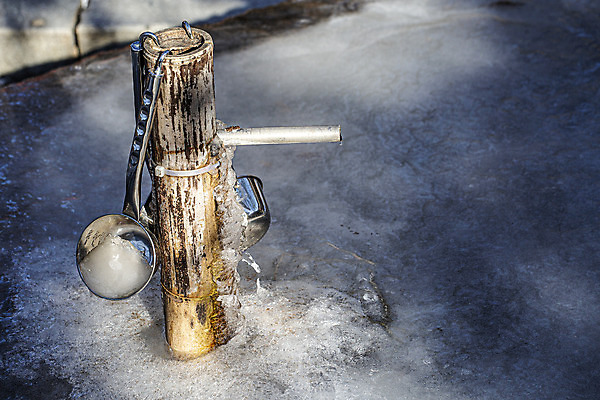 포토 JPG 주간 사람없음 야외 얼음 국내여행 약수터 약수통 하동 국내포토 자연요소 여행 경상남도 파일형식