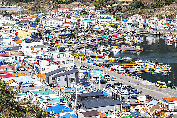 포토 JPG 주간 사람없음 야외 건물 마을 항구 어촌 통영 국내여행 선박 국내포토 자연요소 건축물 여행 수상교통 교통시설 시골 경상남도 파일형식