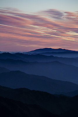포토 JPG 구름 자연 하늘 사람없음 야외 노을 야간 산봉우리 국내여행 소백산 백두대간 국내포토 자연요소 여행 산 생태계 봉우리 단양 파일형식
