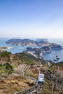 포토 JPG 주간 나무 바다 섬 자연 하늘 사람없음 야외 통영 남해 국내여행 모노레일 국내포토 자연요소 식물 여행 경상남도 생태계 파일형식