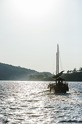 포토 JPG 주간 바다 하늘 풍경 사람없음 야외 돛단배 전라남도 나주 돗단배 영산강 국내포토 자연요소 배_교통 전라도 간 담양 파일형식