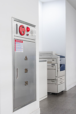 포토 JPG 실내 안전 사람없음 복도 인쇄기 소방 안전교육 소화전 사고안전 소방시설 소방용품 국내포토 교육 내부 전자제품 안전장비 시설 파일형식