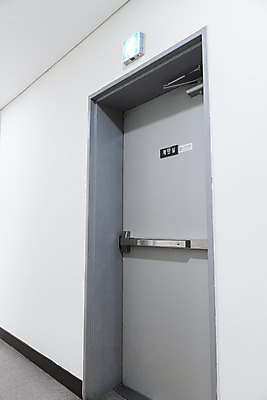 포토 JPG 실내 안전 사람없음 복도 소방 안전교육 비상구 비상등 비상문 사고안전 국내포토 교육 내부 파일형식