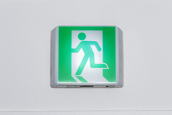 포토 JPG 사람모양 실내 안전 사람없음 소방 흰배경 안전교육 비상구 비상등 사고안전 국내포토 모양 교육 백그라운드 내부 흰색 파일형식