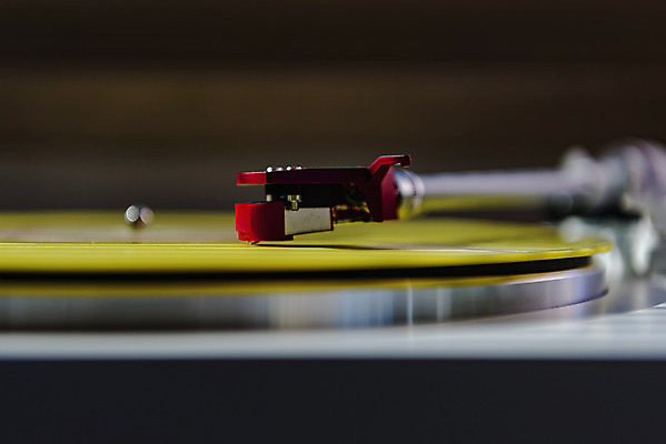 포토 JPG 실내 근접촬영 사람없음 아웃포커스 햇빛 창가 복고 턴테이블 뉴트로 국내포토 뷰포인트 창문 촬영기법 내부 태양 파일형식