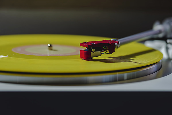 포토 JPG 실내 사람없음 아웃포커스 햇빛 창가 복고 턴테이블 뉴트로 국내포토 창문 촬영기법 내부 태양 파일형식