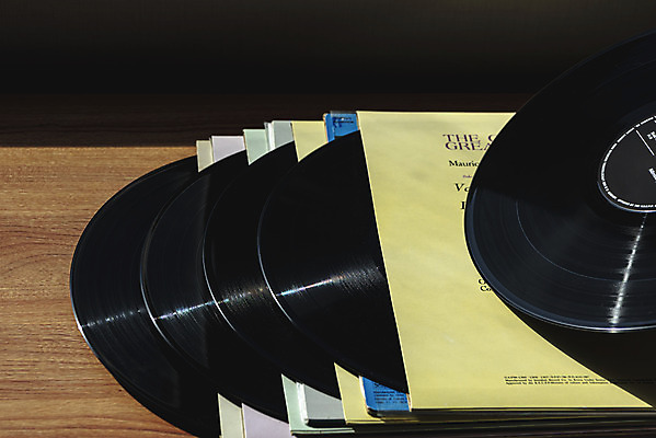 포토 JPG 실내 사람없음 햇빛 창가 서랍장 복고 일렬 뉴트로 나무배경 국내포토 가구 백그라운드 창문 내부 태양 파일형식