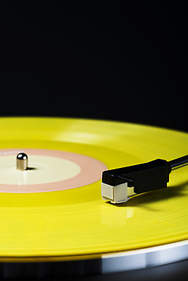 포토 JPG 스튜디오촬영 검은배경 실내 근접촬영 사람없음 복고 턴테이블 뉴트로 국내포토 뷰포인트 백그라운드 내부 검은색 파일형식