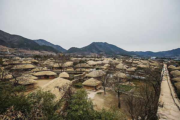 포토 JPG 주간 초가집 사람없음 야외 마을 전라남도 낙안읍성 순천 국내포토 자연요소 한옥 전라도 파일형식