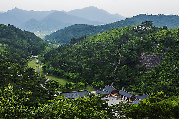 포토 JPG 주간 불교 산 사람없음 야외 석탑 전라남도 운주사 화순 국내포토 자연요소 종교 탑 사찰 전라도 파일형식