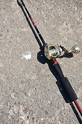 포토 JPG 주간 레저 낚시 바닥 아웃도어 취미 사람없음 야외 하이앵글 돌_바위 낚싯대 궁평항 국내포토 자연요소 뷰포인트 항구 낚시용품 경기도 파일형식