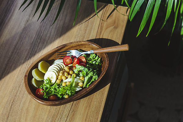 포토 JPG 포크 잎 다이어트 채소 방울토마토 바나나 실내 사람없음 샐러드 고구마 건강식 나무그릇 병아리콩 저칼로리식단 국내포토 식물 그릇 식기 음식 토마토 과일 콩 뿌리채소 건강 내부 목재 식단 저칼로리 파일형식