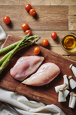 포토 JPG 스튜디오촬영 다이어트 방울토마토 실내 사람없음 하이앵글 오일 천 아스파라거스 건강식 나무도마 닭가슴살 새송이버섯 저칼로리식단 나무배경 국내포토 음식 뷰포인트 백그라운드 토마토 채소 도마 건강 내부 목재 닭고기 버섯 화장품 직물 식단 저칼로리 파일형식