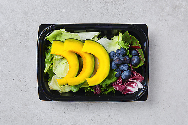 포토 JPG 스튜디오촬영 다이어트 채소 회색배경 실내 사람없음 하이앵글 샐러드 블루베리 도시락 건강식 단호박 도시락통 저칼로리식단 포장용기 국내포토 음식 뷰포인트 백그라운드 과일 호박 건강 내부 회색 용기_그릇 식단 저칼로리 포장재료 파일형식