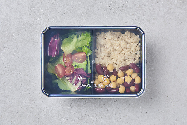 포토 JPG 스튜디오촬영 다이어트 채소 포장 방울토마토 회색배경 실내 사람없음 하이앵글 샐러드 도시락 강낭콩 건강식 도시락통 병아리콩 저칼로리식단 포장용기 현미밥 국내포토 음식 뷰포인트 백그라운드 토마토 밥 콩 건강 내부 회색 용기_그릇 식단 저칼로리 포장재료 파일형식