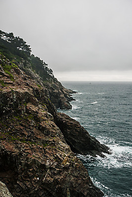 포토 JPG 주간 바다 섬 풍경 사람없음 야외 안개 바위 경상남도 남해 거제도 국내여행 국내포토 자연요소 여행 날씨 돌_바위 경상도 거제 파일형식