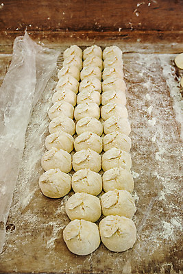 포토 JPG 실내 사람없음 만두 반죽 밀가루 인천 국내포토 음식 한국 내부 가루 파일형식