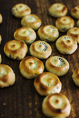 포토 JPG 실내 사람없음 경주 경상북도 경주빵 나무배경 국내포토 빵 백그라운드 내부 경상도 특산물 파일형식