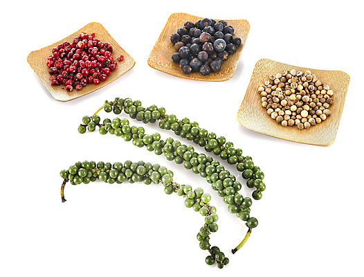 포토 JPG 해외이미지 음식 요리 사람없음 빨간색 초록색 신선 다발 향신료 흰배경 후추 해외202105 해외포토 컬러 백그라운드 흰색 향미료 파일형식