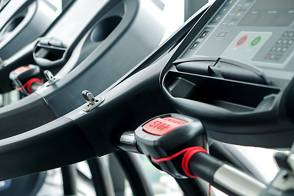 포토 JPG 해외이미지 라이프스타일 백그라운드 실내 성인 사람없음 조깅 운동 기계 체육관 런닝머신 해외202105 해외포토 건강 사람 내부 생활 운동기구 파일형식