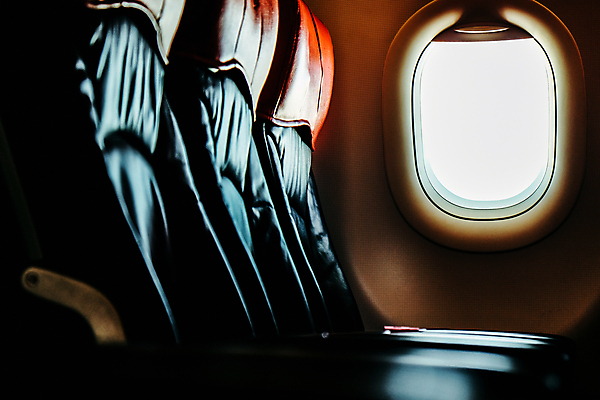 포토 JPG 해외이미지 구름 교통수단 여행 의자 교통시설 하늘 휴가 비행기 실내 사람없음 내부 관광지 공항 항공 출장 해외202105 해외포토 자연요소 가구 교통 비즈니스 항공교통 대중교통 시설 파일형식