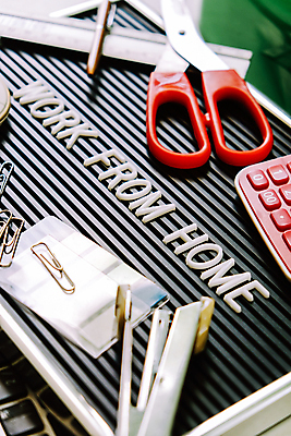 포토 JPG 해외이미지 알파벳 백그라운드 비즈니스 텍스트 문구용품 직장 실내 사람없음 장식 노트북 컴퓨터 사무실 연필 펜 작업 작업실 작업장 메시지 계획 종업원 문서 클립 작업도구 해외202105 해외포토 직업 영어 산업 컨셉 회사 학용품 내부 전자제품 필기구 도구 오브젝트 파일형식