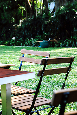 포토 JPG 해외이미지 식물 접시 공원 가구 잎 과일 탁자 휴식 풍경 사람없음 야외 물 정원 축하 아침식사 심플 해외202105 해외포토 자연요소 식기 공공시설 생활용품 컨셉 식사 파일형식