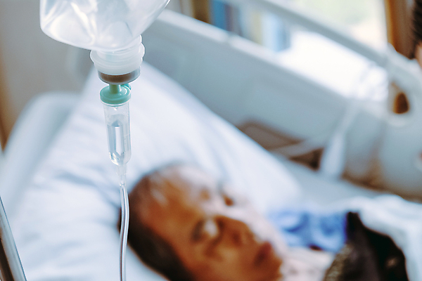 포토 JPG 해외이미지 노년 남자 중년 베개 휴식 실내 한명 사람 성인 눕기 약 환자 의사 슬픔 고독 질병 은퇴 치유 남자한명만 성인만 해외202105 해외포토 1 감정 컨셉 의학 침구 모션 내부 의료진 남자만 파일형식