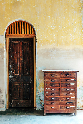 포토 JPG 해외이미지 외관 백그라운드 열쇠 사람없음 내부 건물 문 골동품 화려 우아함 캐비닛 잠금 그런지 해외202105 해외포토 건축물 컨셉 사물함 보안 파일형식