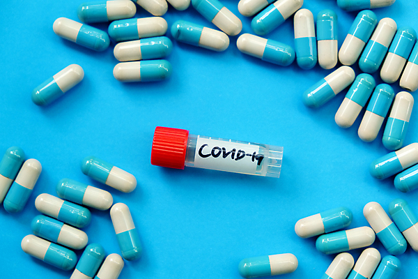 포토 JPG 해외이미지 유리병 실험 주사기 사람없음 약 환자 의사 바이러스 보호 질병 위험 사회이슈 시험관 감염 예방접종 항생제 해외202105 해외포토 컨셉 의학 의료기기 병_용기 실험기구 의료진 접종 파일형식