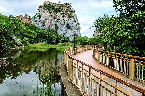 포토 JPG 해외이미지 백그라운드 하늘 산 풍경 사람없음 야외 물 정원 사회이슈 산맥 해외202105 해외포토 자연요소 컨셉 파일형식