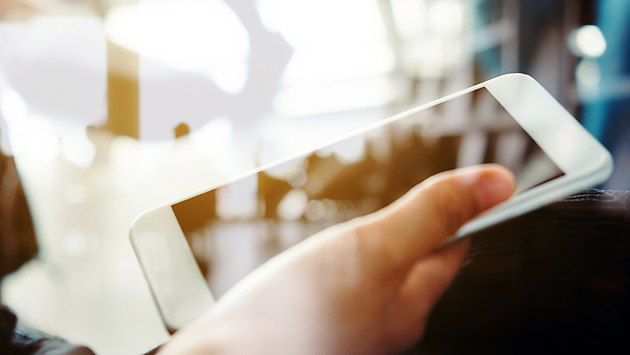 포토 JPG 해외이미지 무료이미지 라이프스타일 손 여자 백그라운드 인터넷 통신 손가락 모바일 무선통신 사람 성인 사람없음 스마트폰 디지털 스크린 터치 엄지손가락 타이핑 잡기 작업 스마트 온라인 소셜미디어 터치스크린 해외202105 해외포토 컨셉 모션 생활 신체부위 핸드폰 스마트기기 파일형식 무료콘텐츠