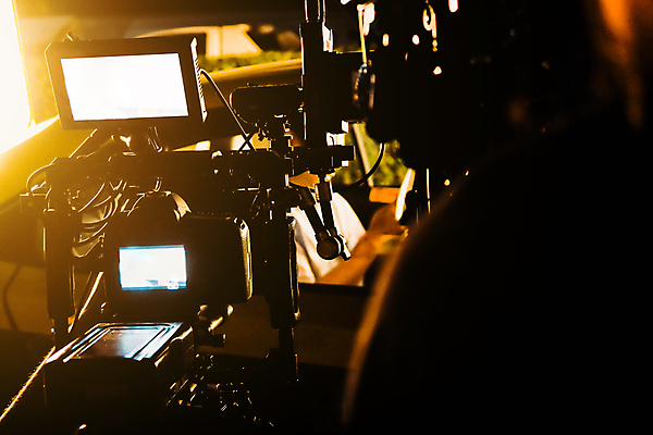 포토 JPG 해외이미지 실내 그림자 사람없음 아웃포커스 빛 영화 영화촬영 영화산업 영화카메라 촬영장비 해외202105 해외포토 산업 문화예술 촬영기법 내부 카메라 촬영 도구 파일형식