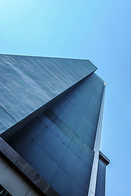 포토 JPG 해외이미지 무료이미지 외관 로우앵글 회사 하늘 흑백 사람없음 야외 건물 도시풍경 햇빛 탑 고층빌딩 우아함 도심 상업 스카이라인 해외202105 해외포토 건축물 뷰포인트 컨셉 비즈니스 촬영기법 풍경 빌딩 태양 도시 파일형식 무료콘텐츠