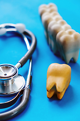 포토 JPG 해외이미지 무료이미지 백그라운드 의료기기 치과 사람없음 치료 약 거울 입 치아 칫솔 치과용품 위생관리 해외202105 해외포토 의학 병원 관리 신체부위 위생용품 의료용품 소화기관 파일형식 무료콘텐츠