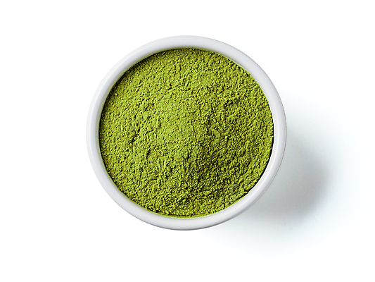 포토 JPG 해외이미지 백그라운드 실내 사람없음 사발 흰배경 녹차가루 말차 해외202105 해외포토 내부 차_음료 흰색 사기그릇 가루 녹차 파일형식